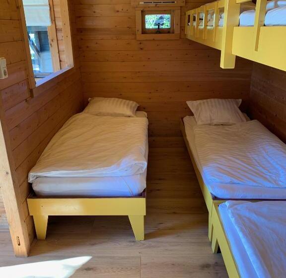 ペンション The Bee   Trekkershuts & Apartment