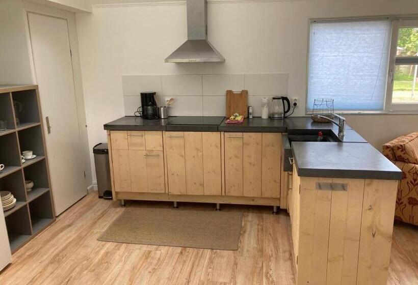 ペンション The Bee   Trekkershuts & Apartment