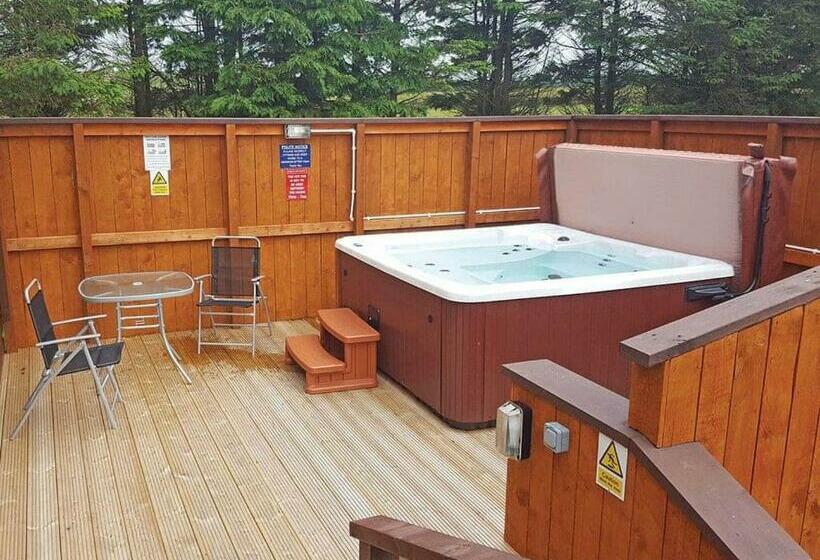 منتجع Whitecairn Holiday Park