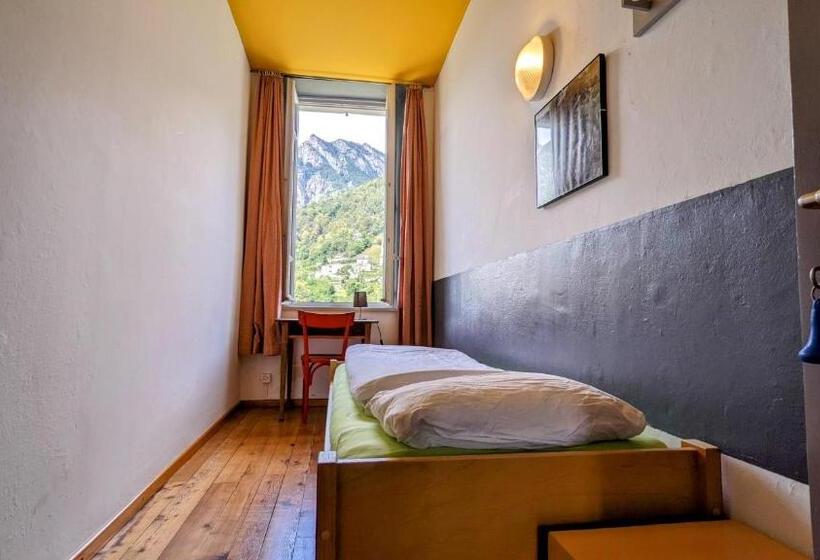 Wild Valley Hostel   Villa Edera