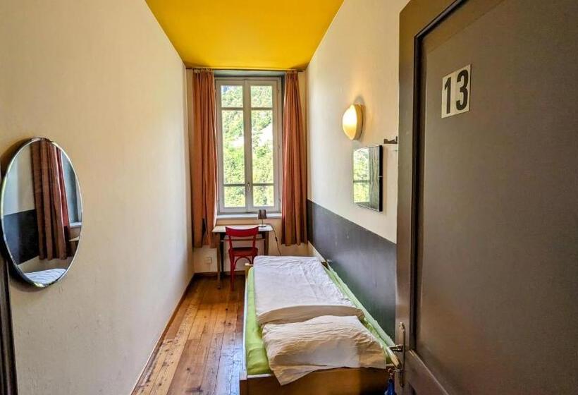 Wild Valley Hostel   Villa Edera