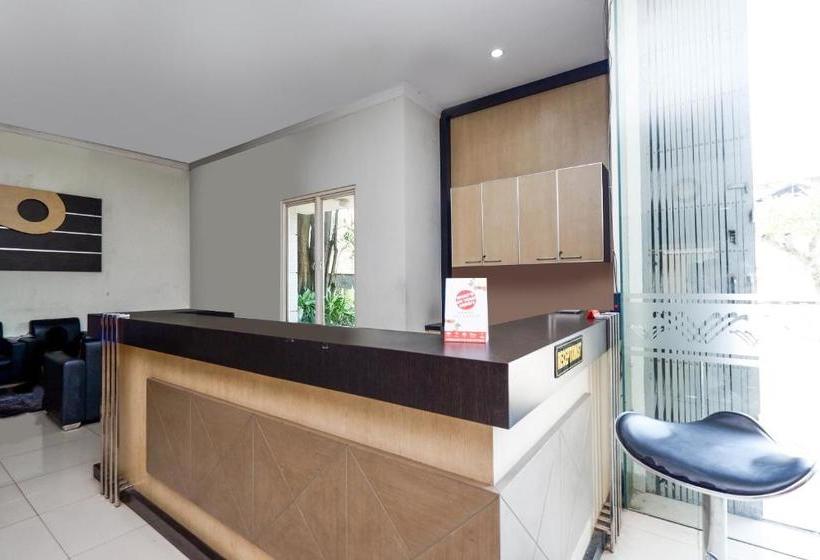 בית מלון כפרי Oyo 2028 Wisma Jepara