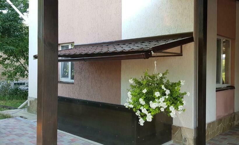 بنسيون Goratwins Guest House Near Boryspil Airport