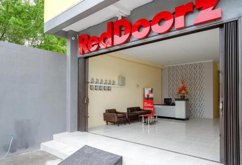بنسيون Reddoorz Near Graha Saba Buana Solo