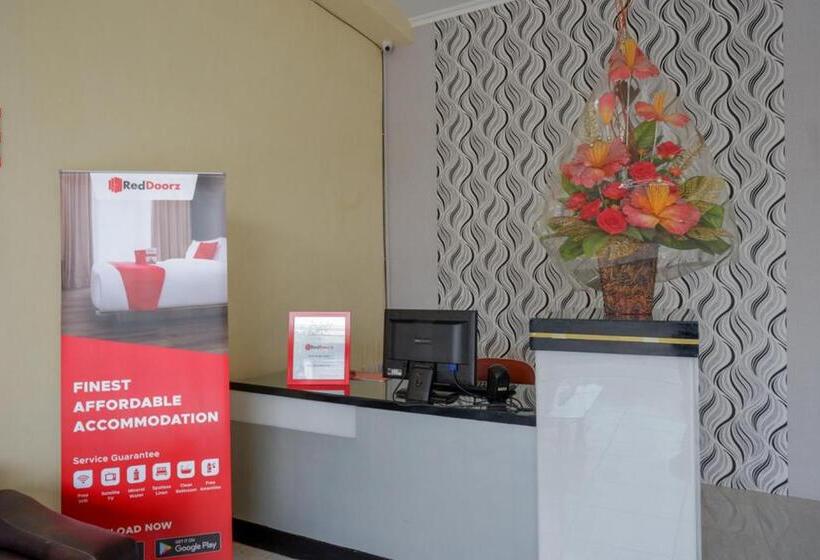 بنسيون Reddoorz Near Graha Saba Buana Solo