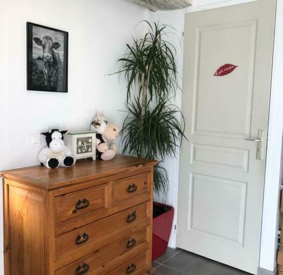 تختخواب و صبحانه La Petite Ferme