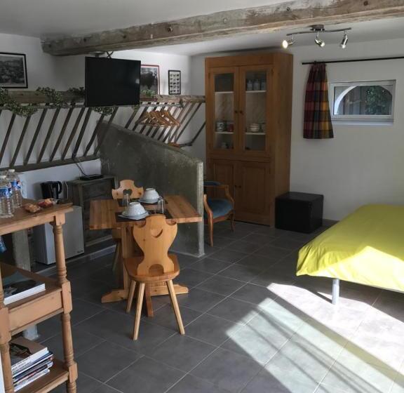 تختخواب و صبحانه La Petite Ferme