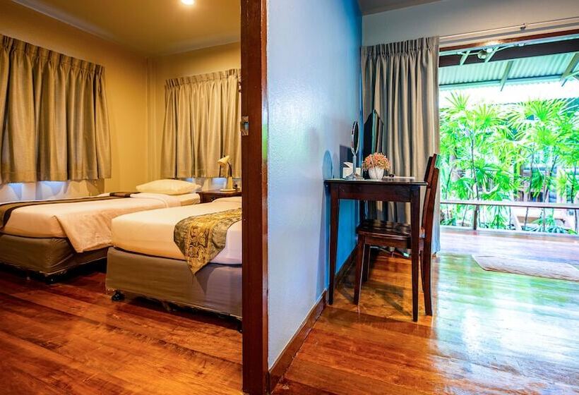 בית מלון כפרי Baan Klang Aow Beach Resort