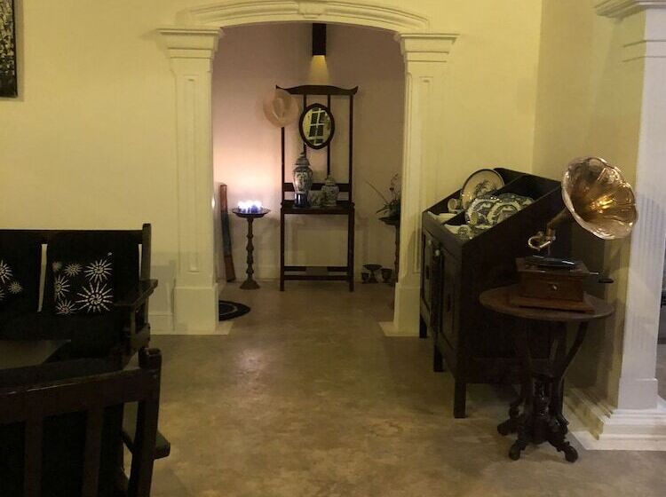 ホテル Jansens Bungalow Sinharaja