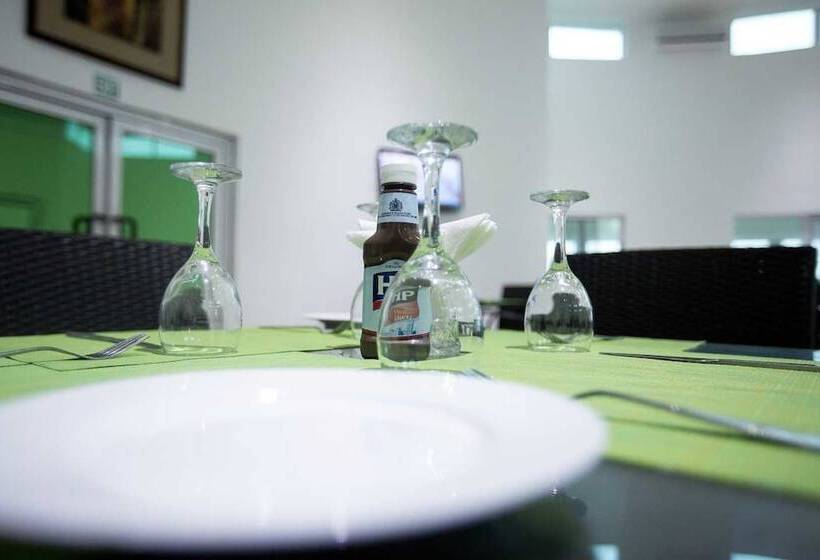 فندق Karela Beach Resort