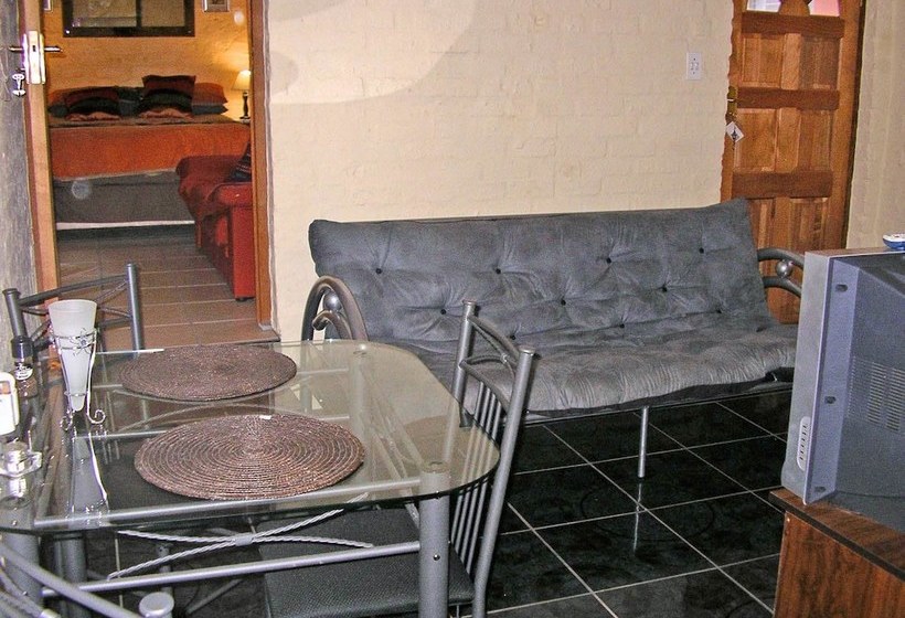 ホテル Little Lotta Cottage