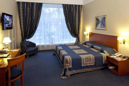 هتل Grand  Ukraine