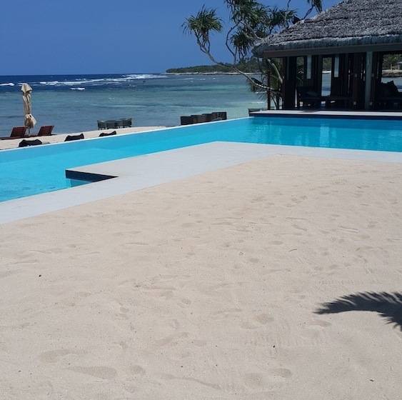 هتل Breakas Beach Resort