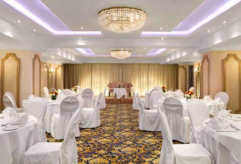 هتل Hawthorn Suites By Wyndham Al Khobar