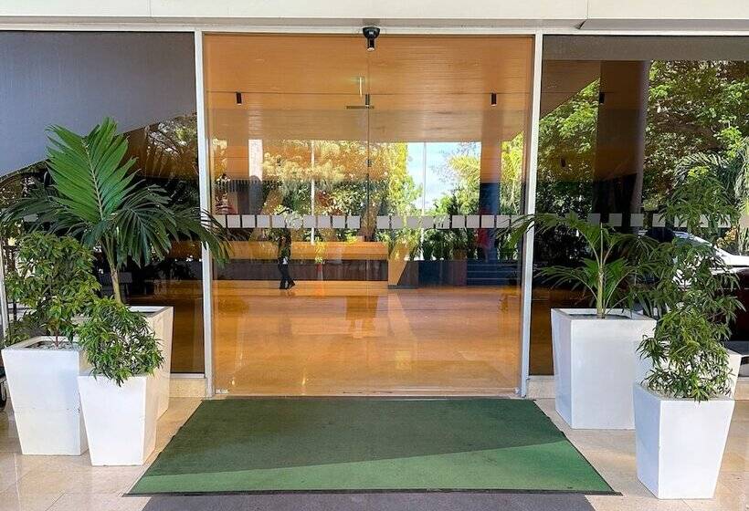 هتل Holiday Inn Port Moresby By Ihg