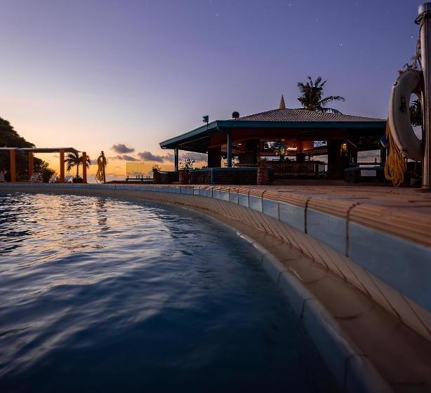 هتل Pacific Star Resort And Spa