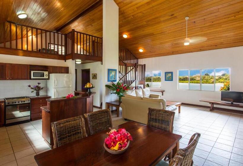 هتل Poppy S On The Lagoon