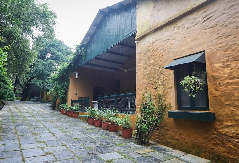 فندق Welcomheritage Connaught House