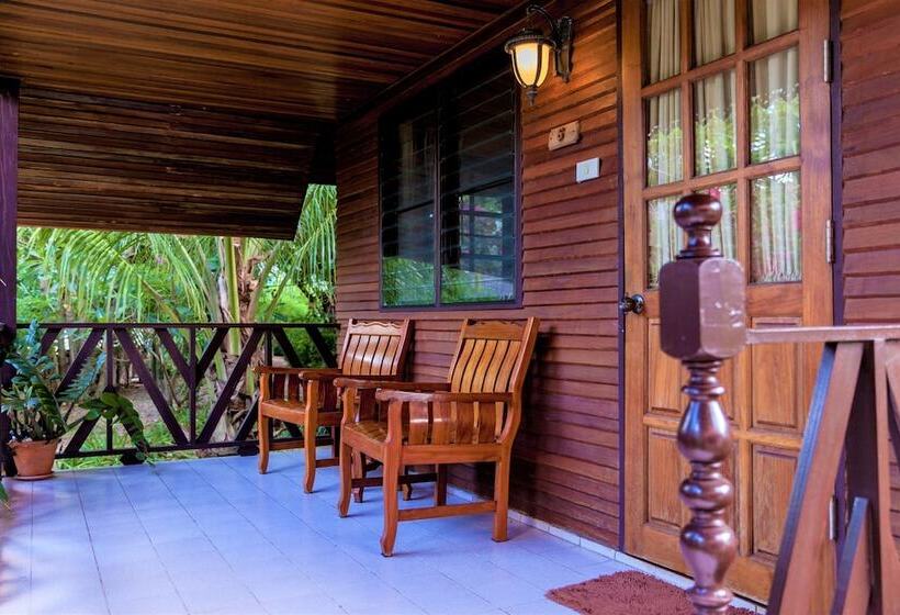 هتل Bangrak Pier Bungalow
