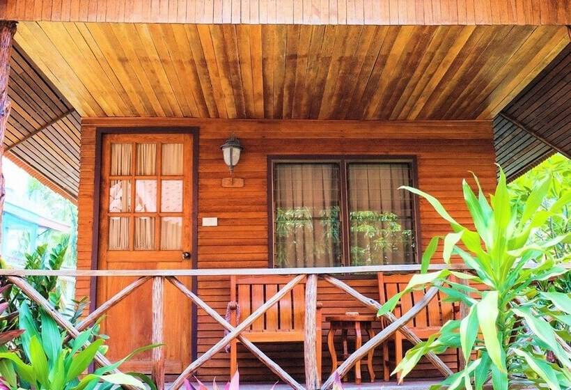 هتل Bangrak Pier Bungalow