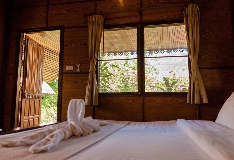 هتل Bangrak Pier Bungalow