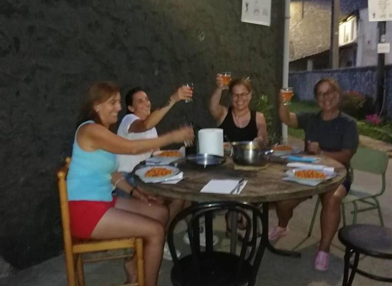 هاستل Pensión Alecer