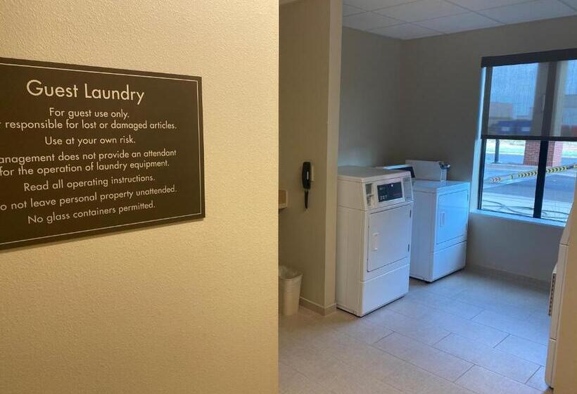 هتل Comfort Suites Midland West
