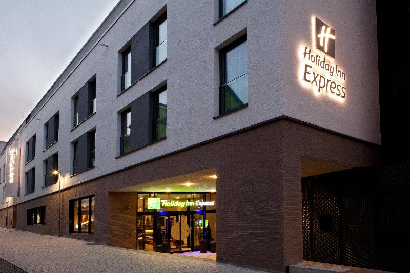 בית מלון כפרי Holiday Inn Express   Göppingen, An Ihg