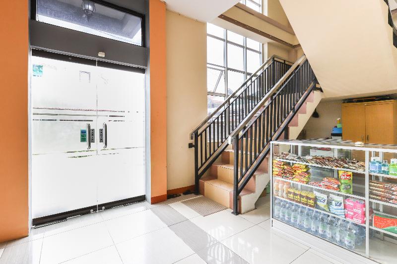 هتل Reddoorz Near Wisma Cahaya Abadi Sepinggan Airport Balikpapan