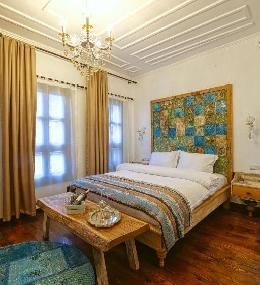 هتل Trilye Bay C Konak