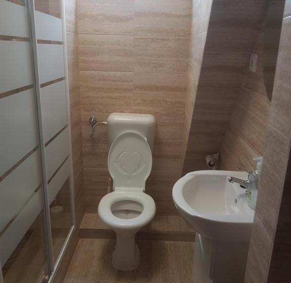 پانسیون Lara Guest House