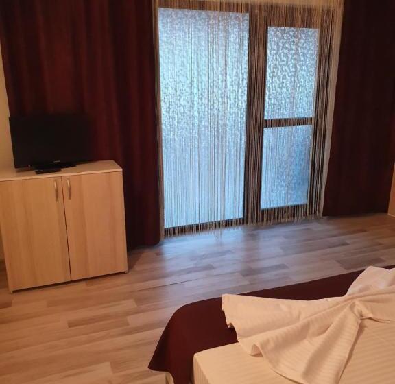 פנסיון Yannis Guest House