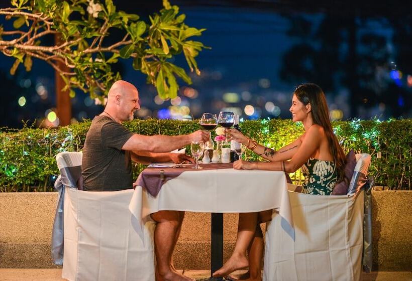 هتل Baan Yin Dee Boutique Resort Phuket   Sha Plus