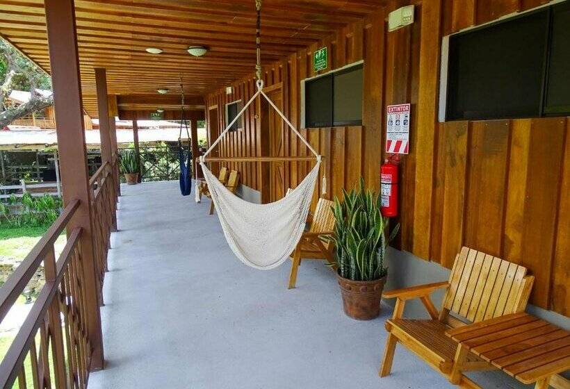 هتل Hacienda Guachipelin