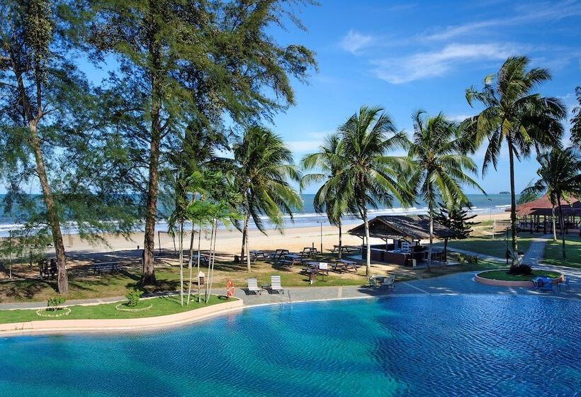 هتل Legend Cherating Beach Resort