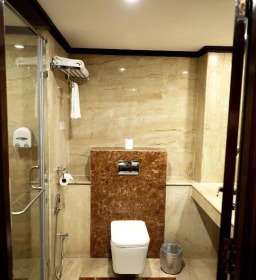 Отель Quality Inn Sabari