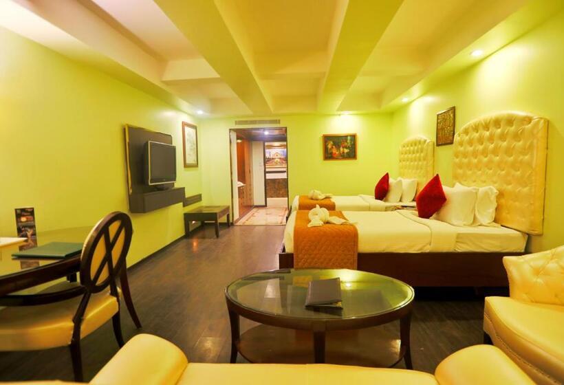 Отель Quality Inn Sabari