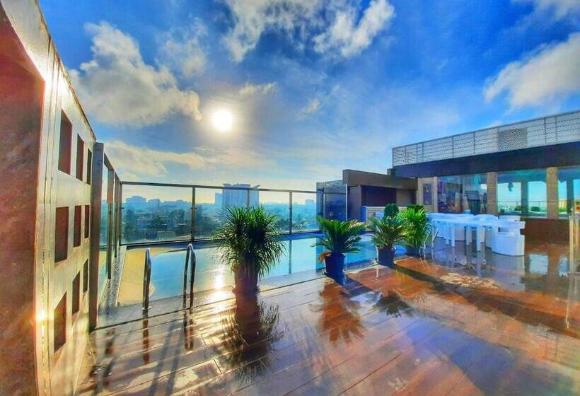 Отель Quality Inn Sabari