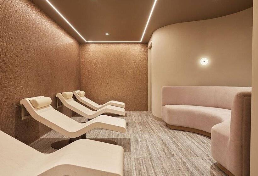 هتل The Grand By Skycity