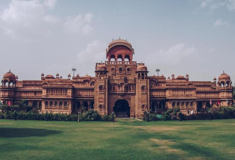 فندق The Laxmi Niwas Palace