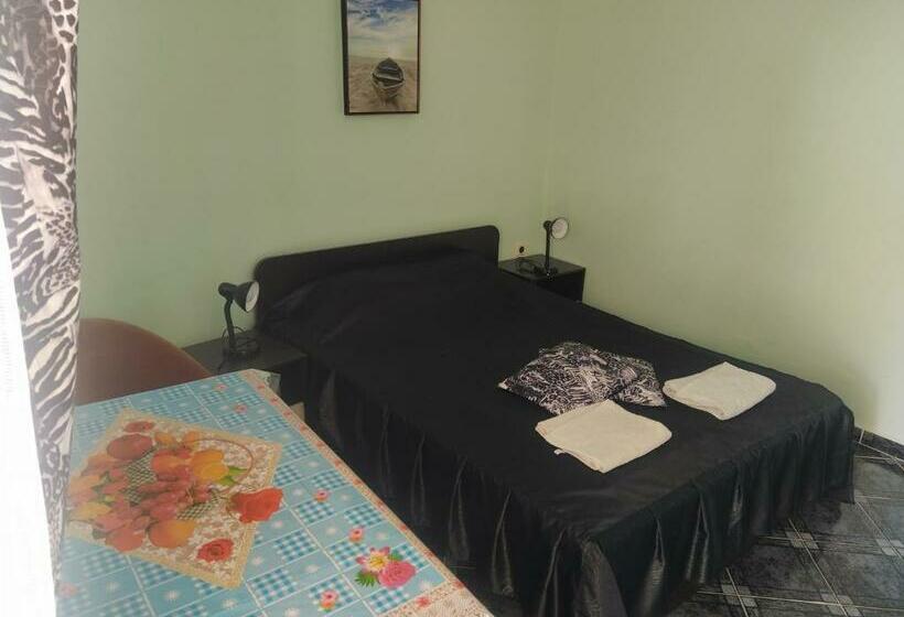 پانسیون Eli Guest House
