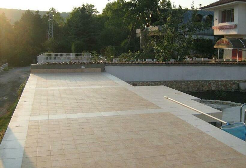 پانسیون Eli Guest House