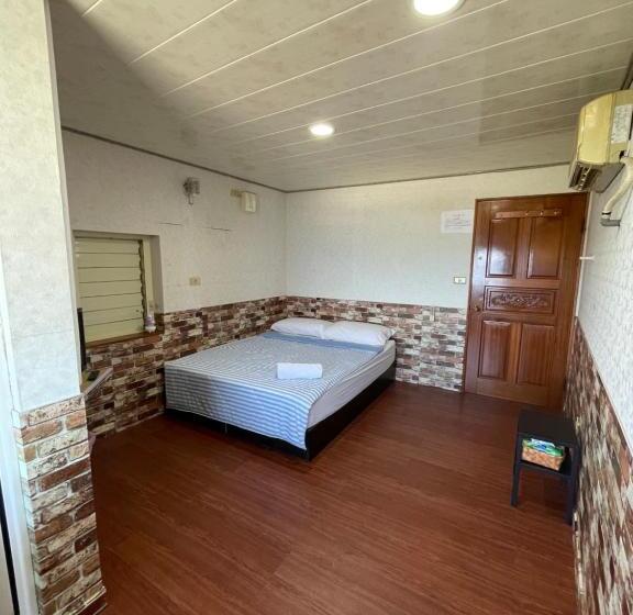 تختخواب و صبحانه 海人生海景民宿cest La Vie