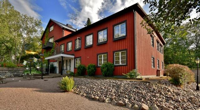 بنسيون Fågelfors Wärdshus