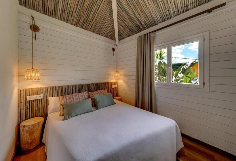 هتل Camping & Resort Sangulí Salou