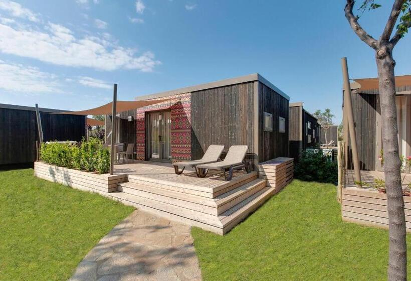 هتل Camping & Resort Sangulí Salou