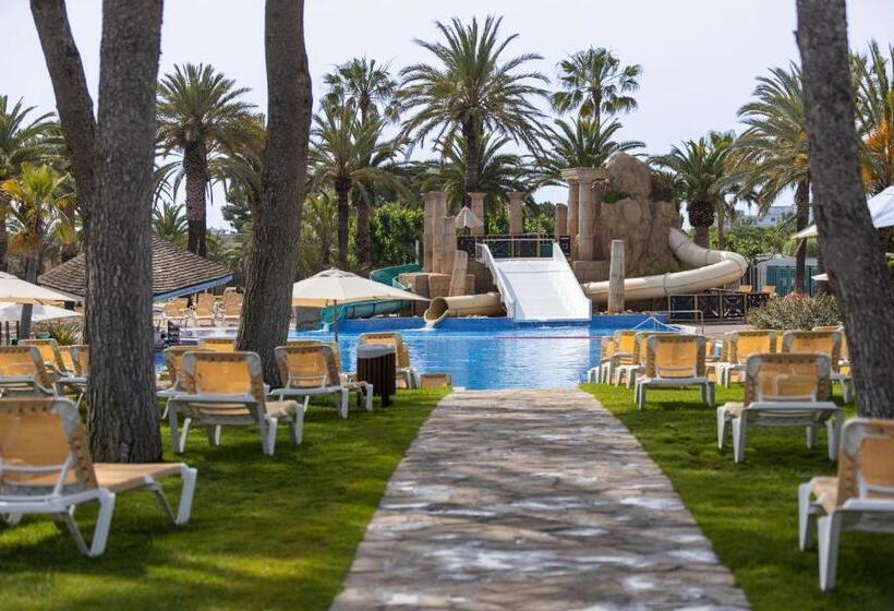 هتل Camping & Resort Sangulí Salou