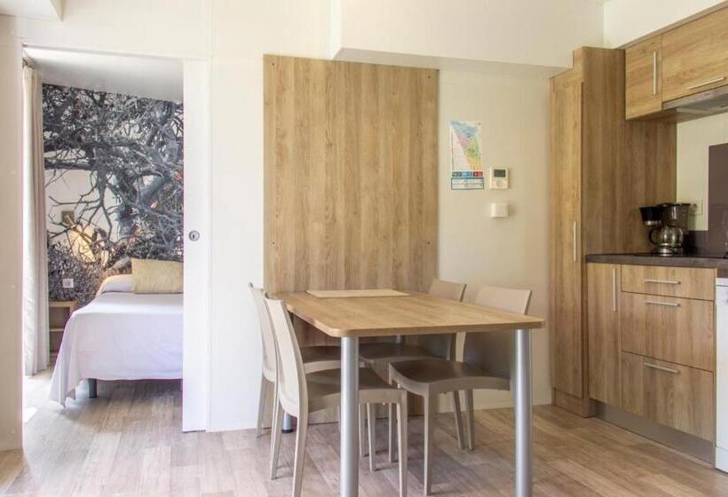 هتل Camping & Resort Sangulí Salou