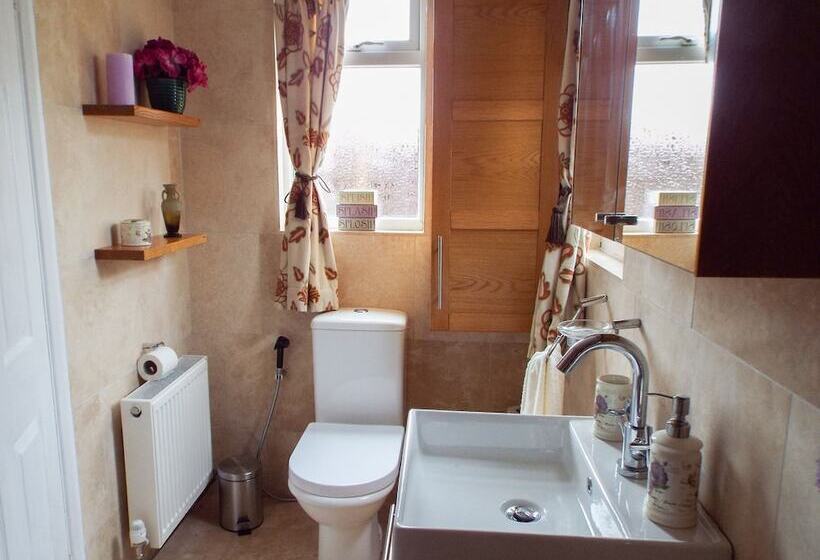 Relaxing Studio   Sauna   Luxe Bed   Pet Friendly