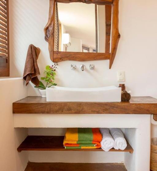 هتل Punta Arena Surf Suites